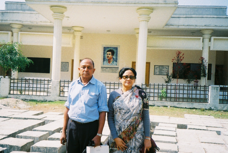 with-my-brother-hannan-chowdhury-infront-of-salam-museum-at-feni-feb-2010